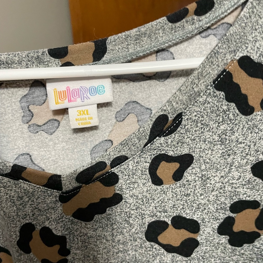 LuLaRoe tunic. Comfy and cute!